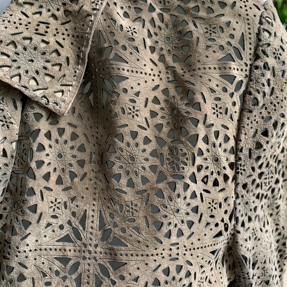 🔥ECRU Suede Laser Cut Shirt/Jacket US Womens Size XS EUC - Picture 6 of 8